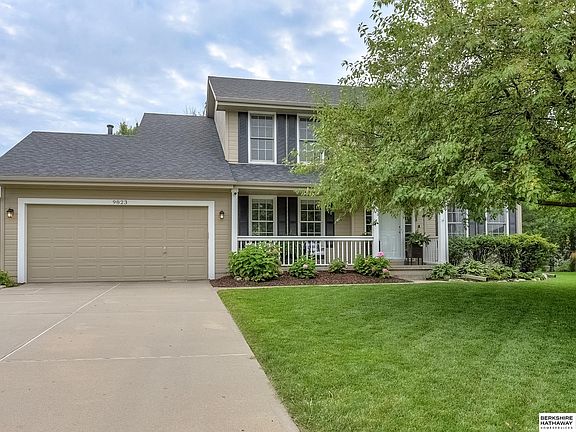 3rd image of 9823 Henry Cir