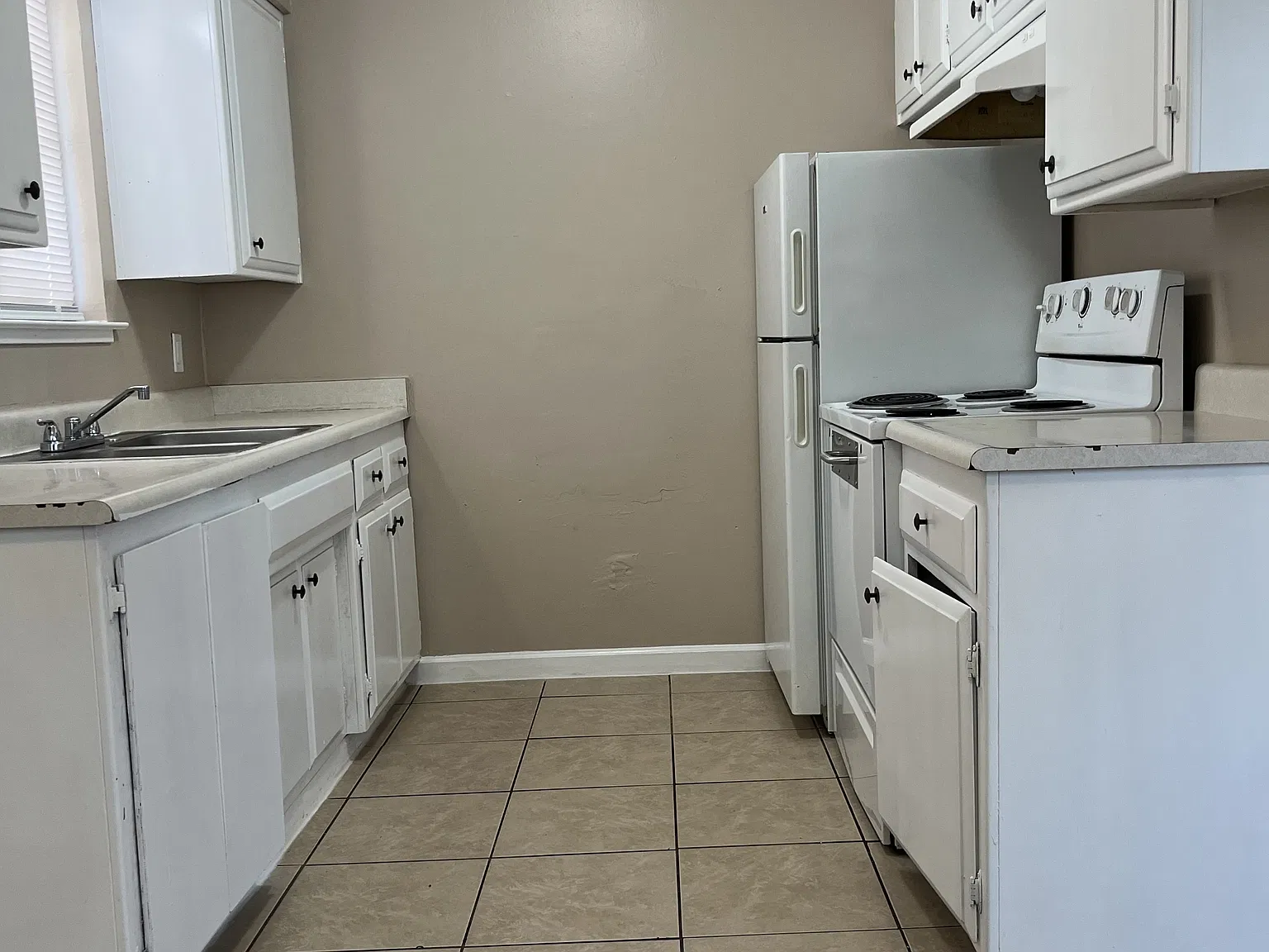 946 S. Barrett Road #1-4 - 1 — Photo 4