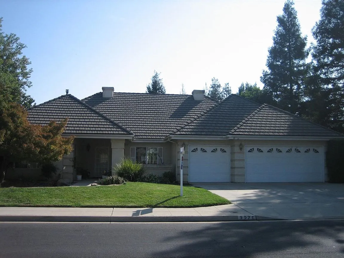 3271 Magnolia Ave photo 1