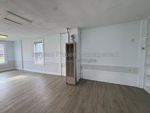 5th image of 238 Main St