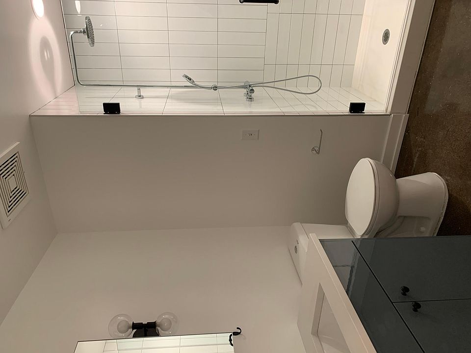 1st image of 5051 N Broadway St #1102