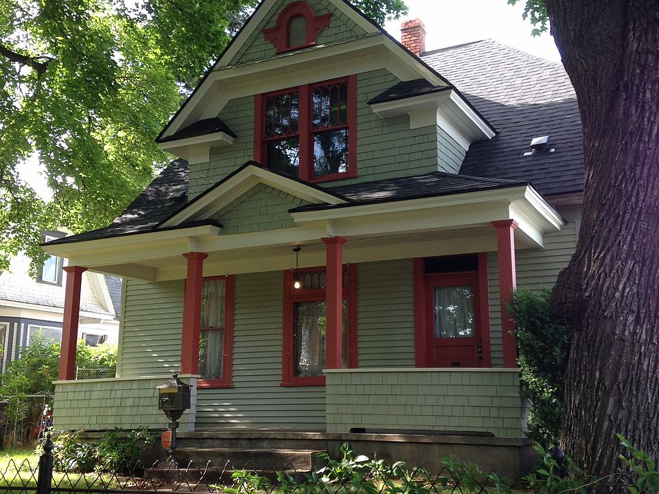 2nd image of 1012 W Augusta Ave