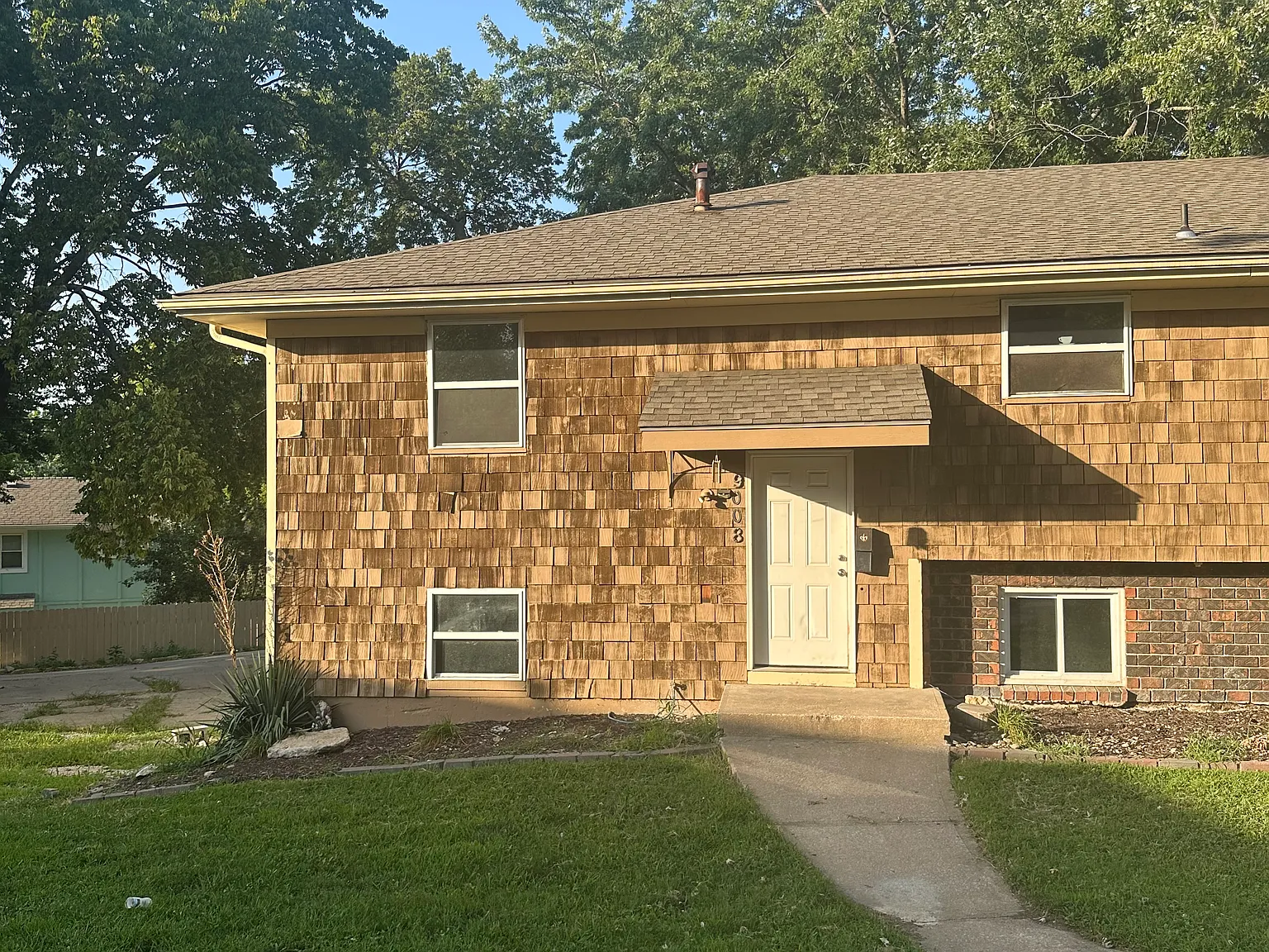 4 bed, 1550 sqft, $1,700 — Photo 1