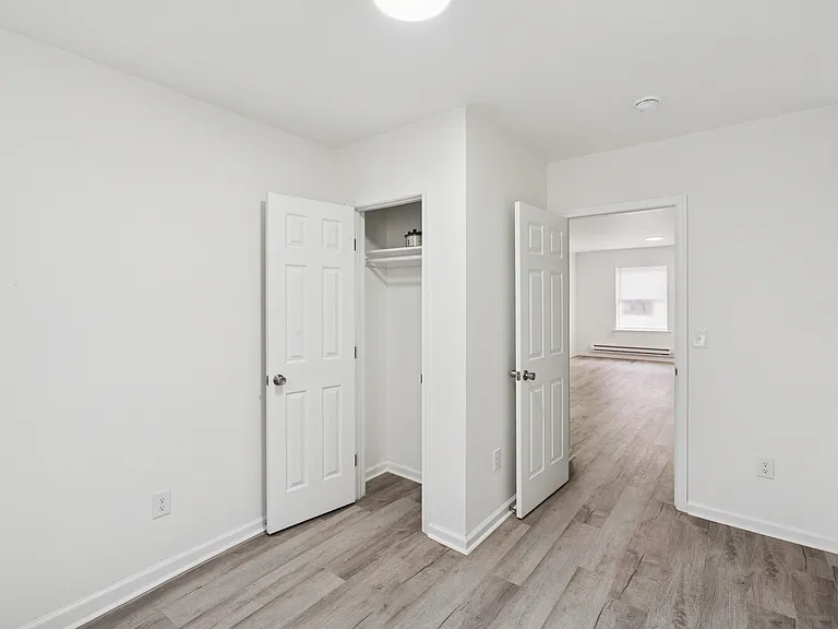 1516 S Ringgold St — Photo 12