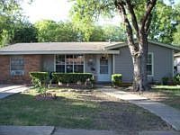 1st image of 207 Edgebrook Ln