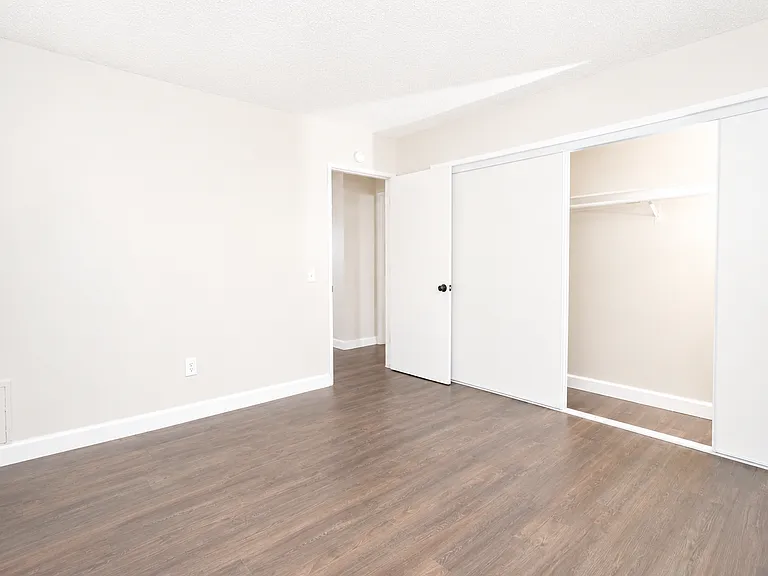 331 Amber Ct #9 — Photo 8