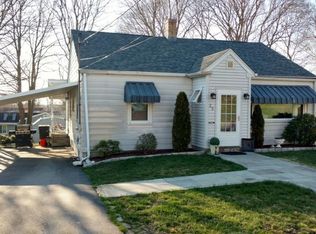 25 Saint Michaels Ave, Somerset, MA 02726