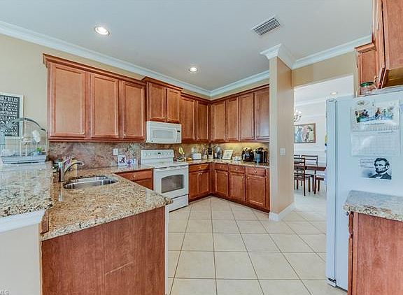 5th image of 10465 Carolina Willow Dr