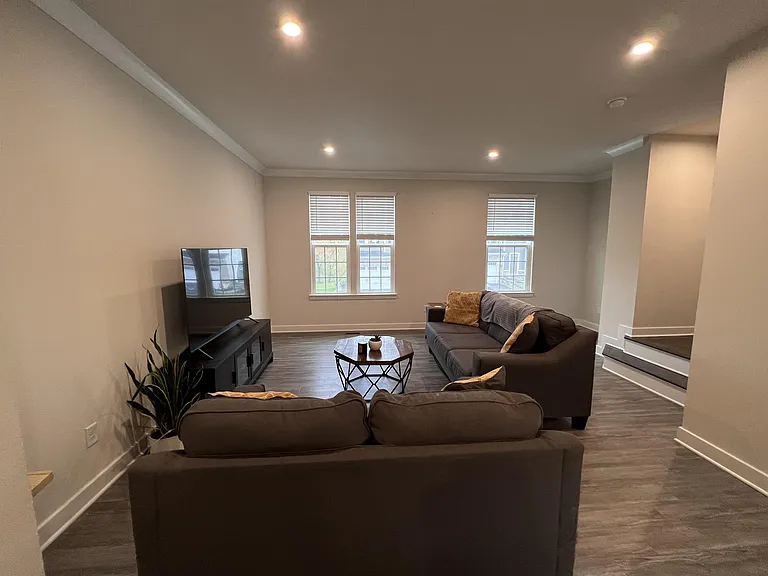 217 Stonehurst Dr #1 — Photo 10