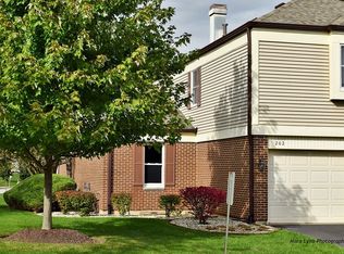 202 Benham Ct #202, St Charles, IL 60174