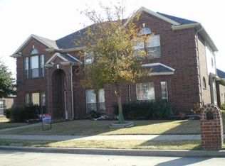 424 Kyle Ln, Lewisville, TX 75067
