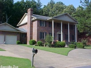 11 Dartmouth Dr, Little Rock, AR 72204