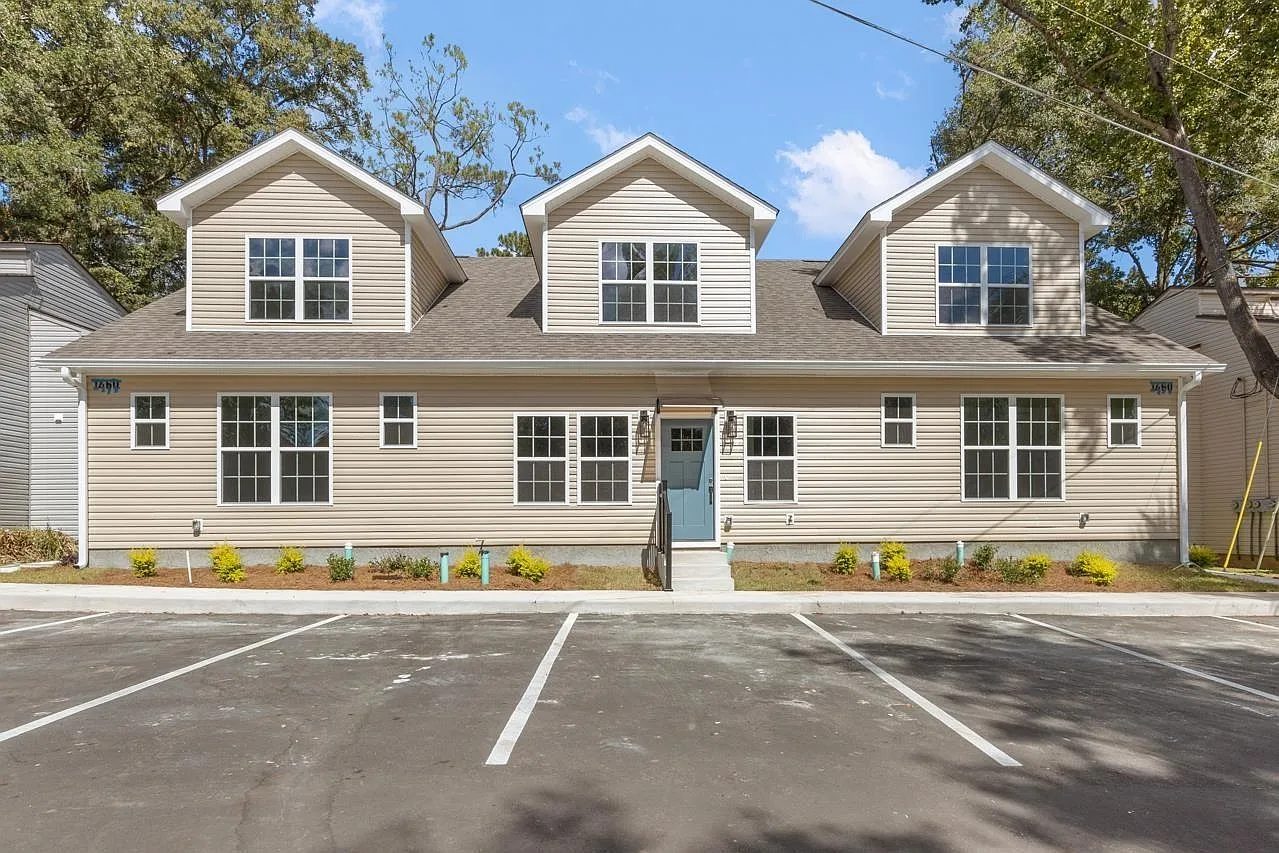 3 bed, 2.5 bath, 1410 sqft, $1,950 — Photo 1