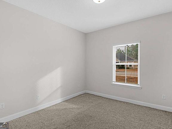 3rd image of 505 Rutledge Dr