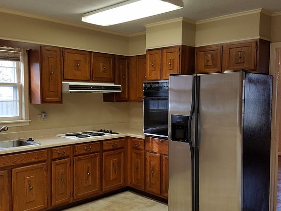 Kitchen incl fridge & dw