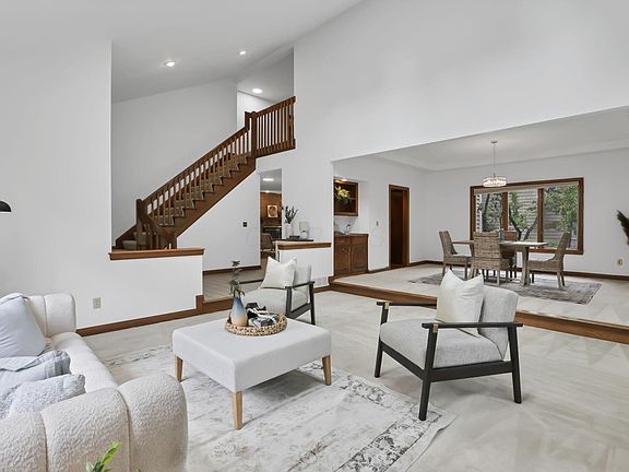 3rd image of 2252 Sedgwick Dr