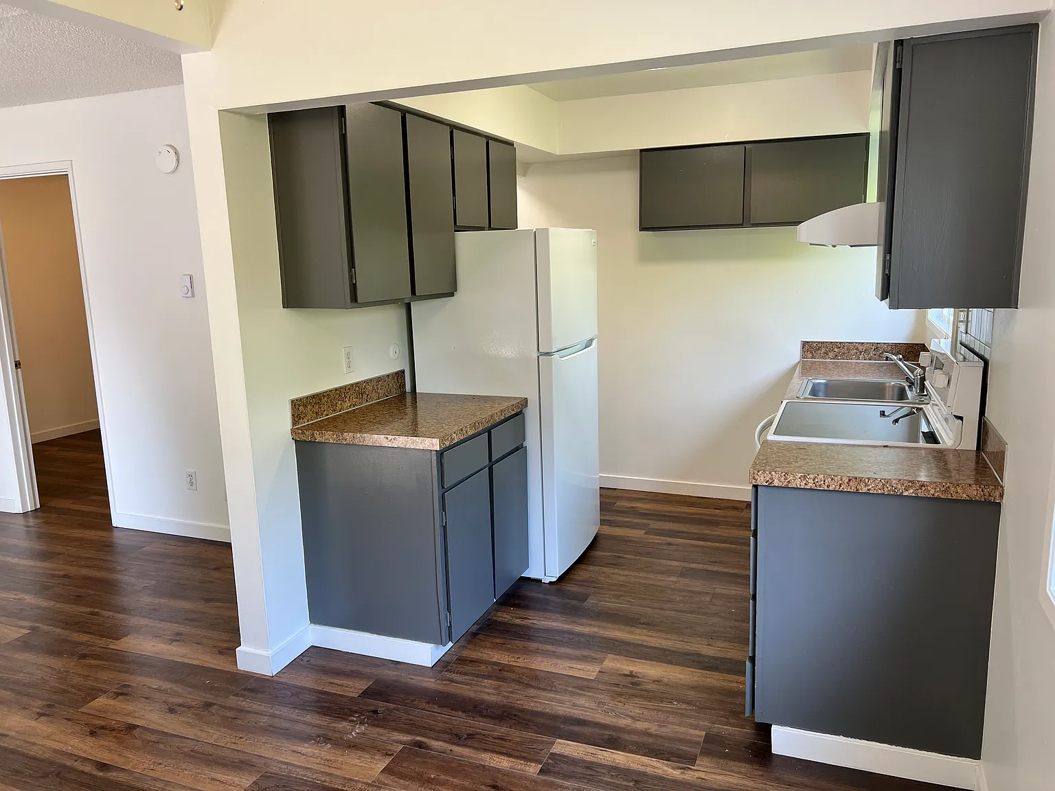 3 bed, $2,100 — Photo 3