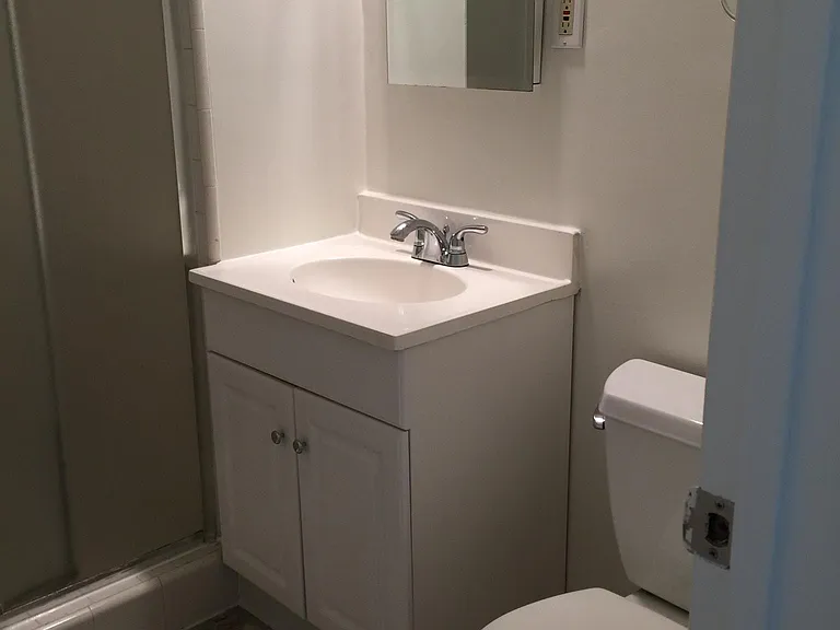 12030 Goshen Ave #6 — Photo 11