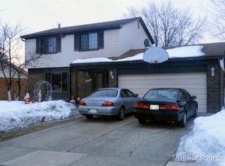 2032 Jonathan Dr, Sterling Heights, MI 48310