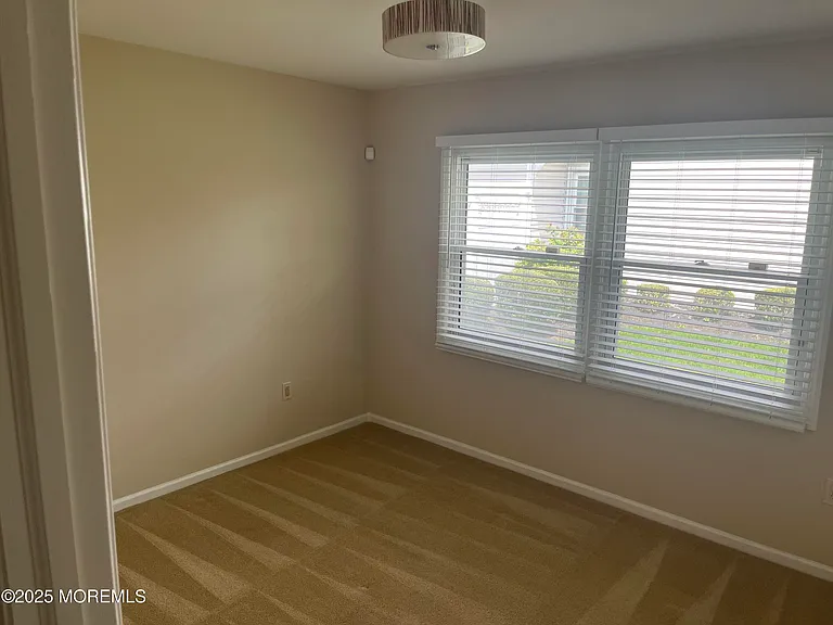 32 Idlewild Ln — Photo 21