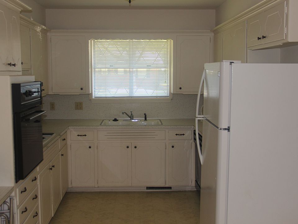 Kitchen w Dishwasher Elec Ap
