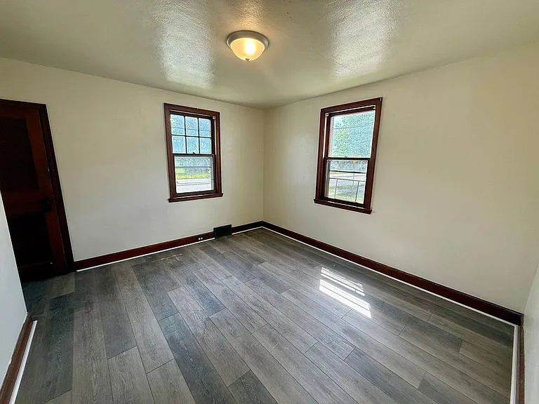 1314 W Thomas St — Photo 10