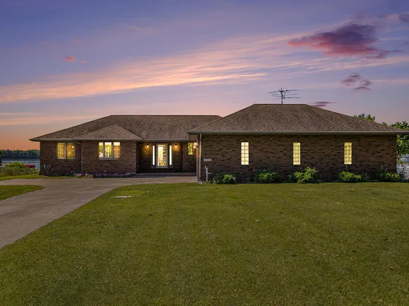 25577 Island View Ln, Sturgis, MI 49091