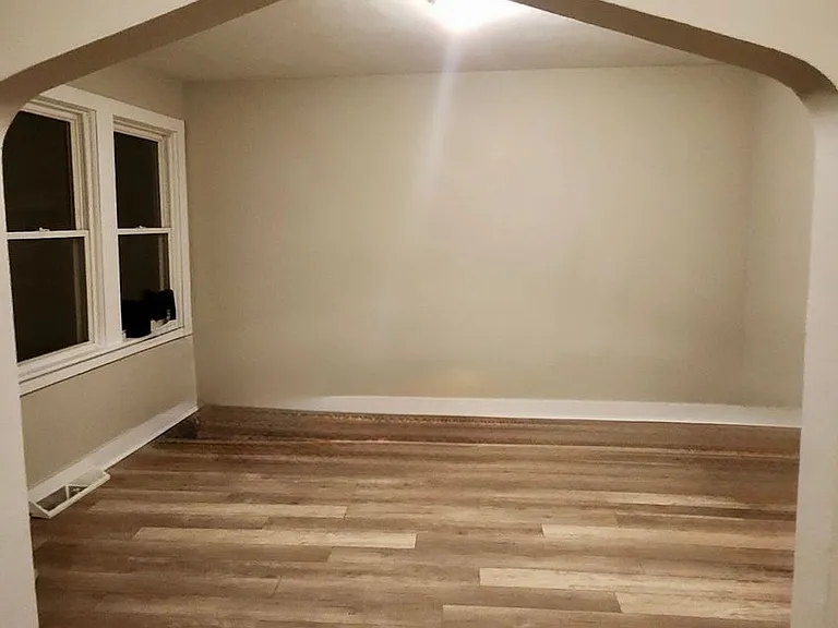 19-21 Bartlett Ave — Photo 10