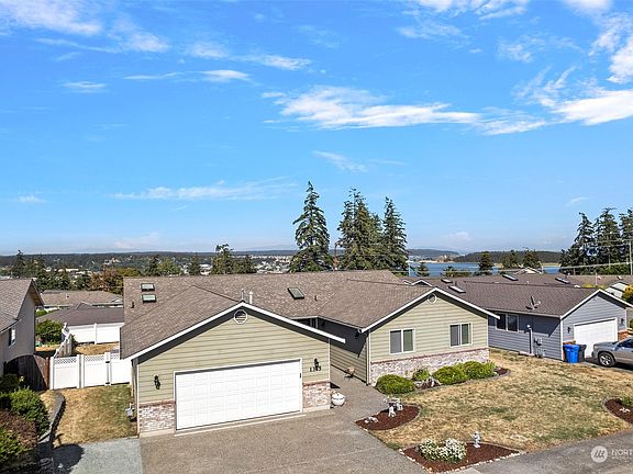 3rd image of 1315 SW Harbor Vista Circle