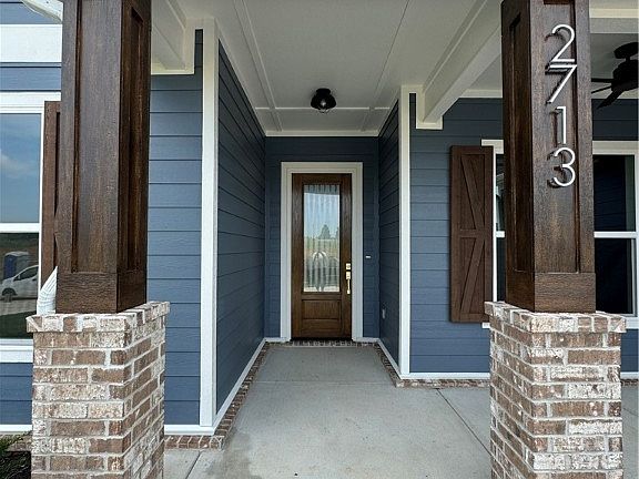 2nd image of 2713 Eris Ave