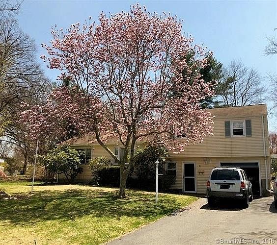 1st image of 41 Appletree Dr