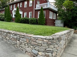 8 Colonial Pl, Asheville, NC 28804
