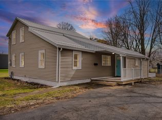 51 W Elizabeth St, Waterloo, NY 13165