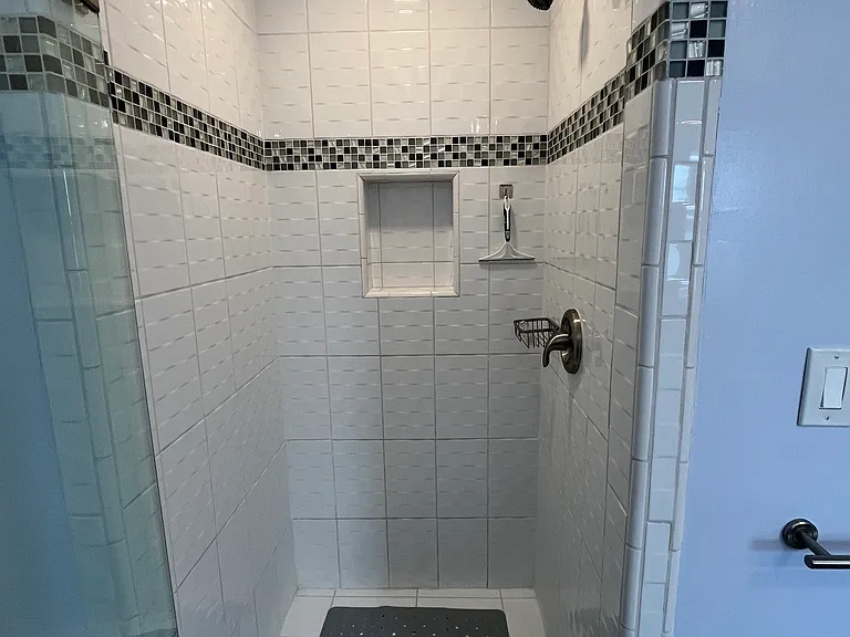 737 S Tremaine Ave — Photo 14