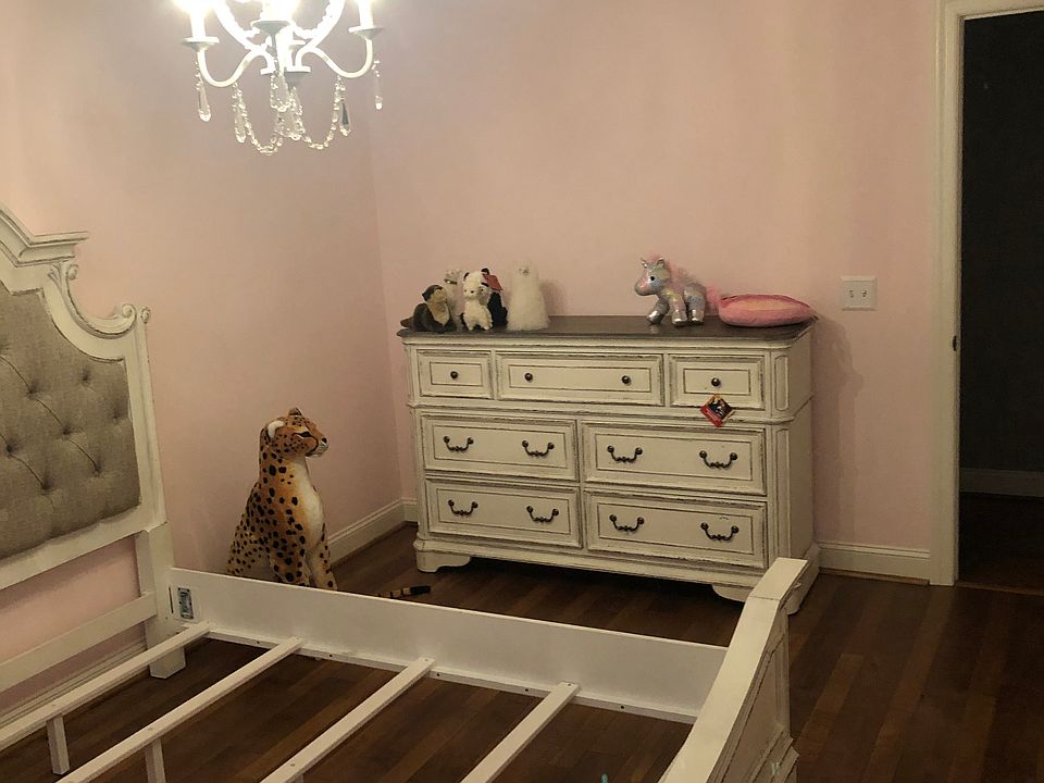 Upstairs Bedroom 2