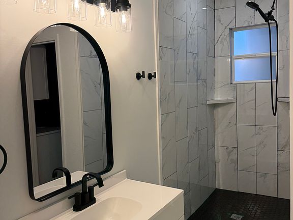 3rd image of 1124 Missouri Ave #1