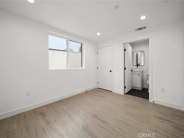 169 S Hoover St — Photo 12
