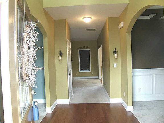 5th image of 657 Hollowstone Ct