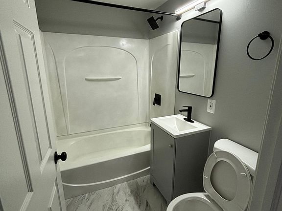 4th image of 32 S Wycombe Ave #34