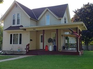 305 S Jackson St, Charles City, IA 50616