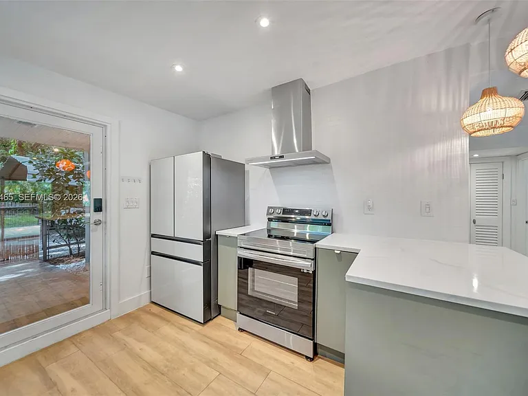 14995 NE 9th Ave — Photo 8