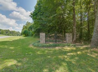 102 Stonegate Dr, Winston Salem, NC 27107