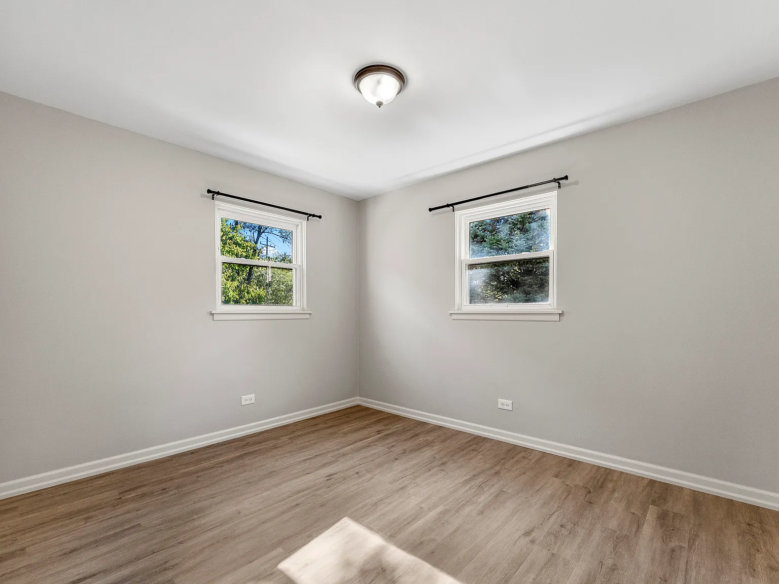 2 bed, 700 sqft, $2,000 — Photo 3