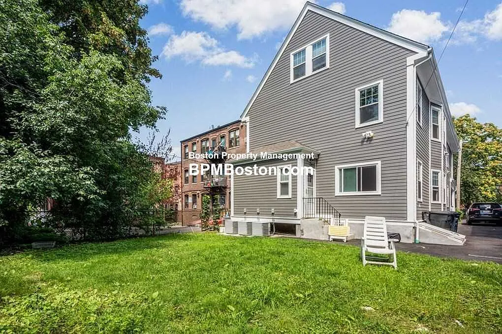 3 bed, $3,300 — Photo 2