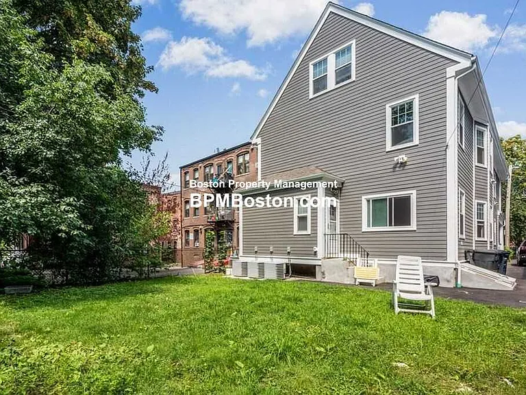 Woodside Ave — Photo 2