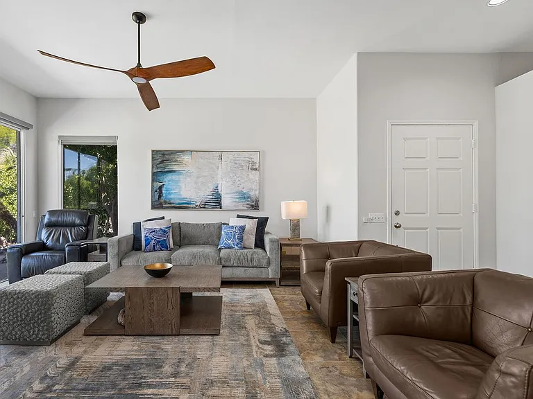 48 Pebble Beach Dr — Photo 5