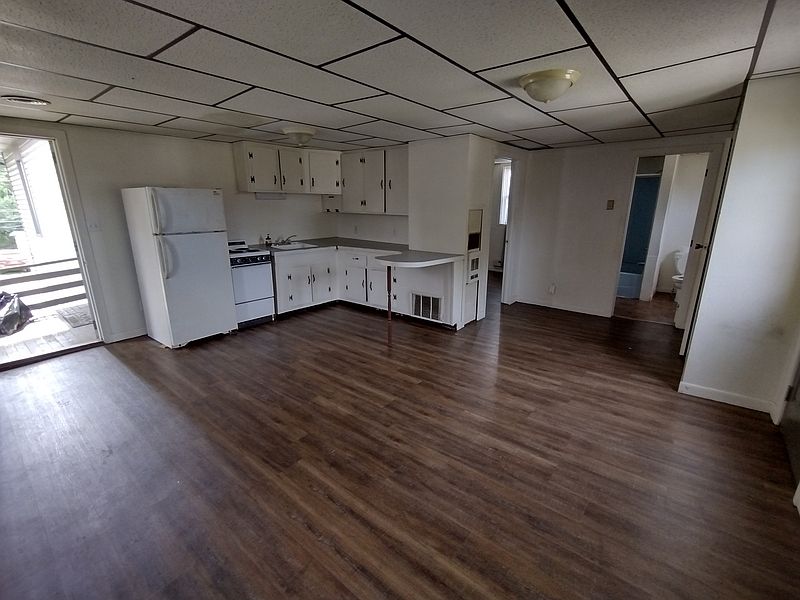 1st image of 139 Saint Clair Ave SE APT 3