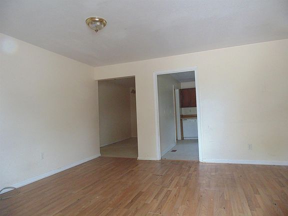 4th image of 8003 Hillsboro Hwy