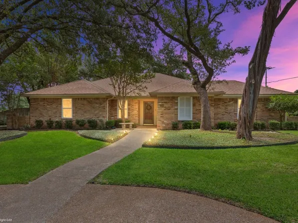 9920 Sandalwood Dr, Woodway, TX 76712