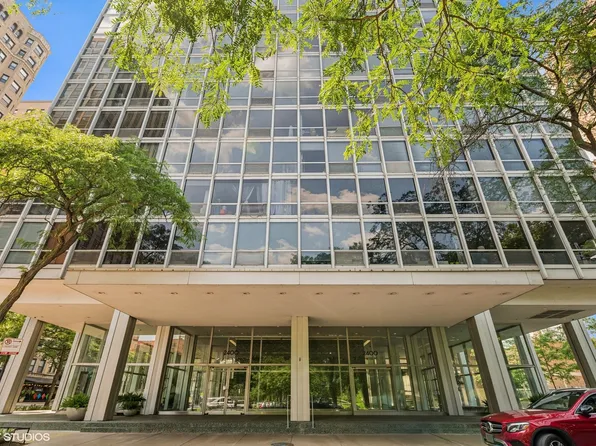 2400 N Lakeview Ave APT 1406, Chicago, IL 60614